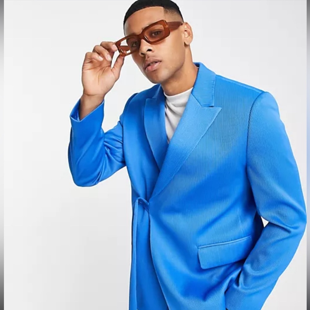 🥏 NWT ASOS Design belted suit jacket in electric blue plisse 🥏